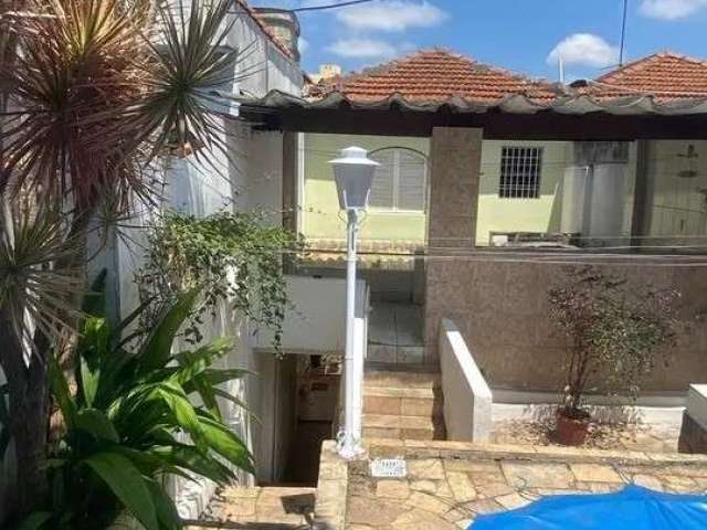 Sobrado  ÁREA CONSTRUÍDA 170m² QUARTOS 3 BANHEIROS 2 VAGAS NA GARAGEM 1 piscina