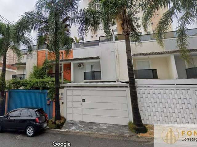 Casa reformada com 196m², 3 suítes e área gourmet na Chácara Klabin UMA CASA COM ÁREA GOURMET NA CHÁCARA KLABIN, COM 196 M² DE ÁREA ÚTIL, 3 SUÍTES,  2