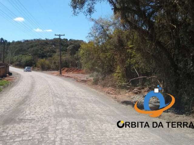 TERRENO DE ESQUINA COM UM ALQUEIRES   Terreno esquina com área total de 36,000 m² ou 1 alqueires. Em excelente localização fica á 800 metros do contor