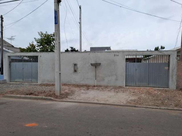 TERRENO COM DUAS CASAS CONSTRUÍDAS EM ÓTIMA LOCALIZAÇÃO  Terreno plano e com área total de 276,00 m². Frente de 12,00 metros e 23,00 metros de lateral