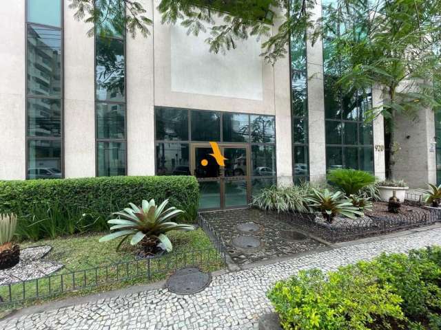 Ponto comercial para alugar na dos Três Rios, 920, Jacarepaguá, Rio de Janeiro por R$ 45.000