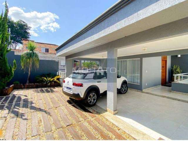 Casa de 4 Quartos, Bairro Trevo 4 vagas de garagem