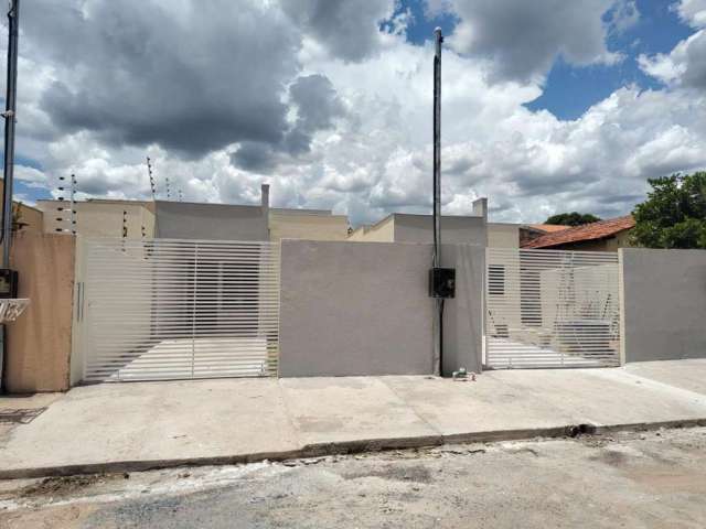 Casa para Venda em Cuiabá, Altos do Coxipó, 3 dormitórios, 1 suíte, 2 banheiros, 2 vagas