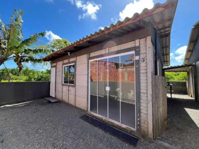 Casa para alugar, r$ 1.400,00 bairro gravatá de navegantes/sc.