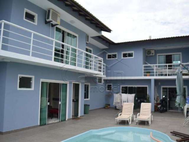 Casa 4 dormitórios - meia praia - navegantes