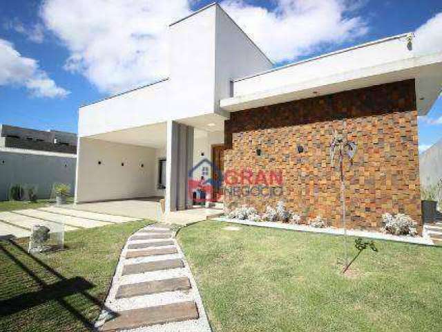 Casa ampla com quintal em Santa Felicidade