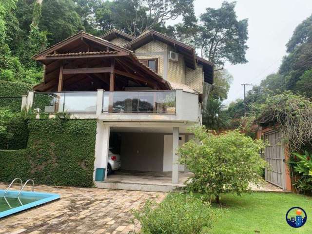 Excelente casa a venda Morro da Cruz