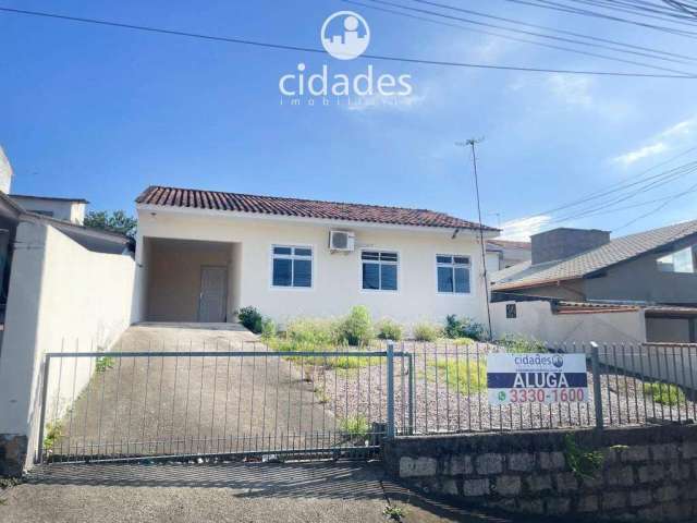 Casa para aluguel de 3 quartos em São José, Forquilhas, Lisboa.