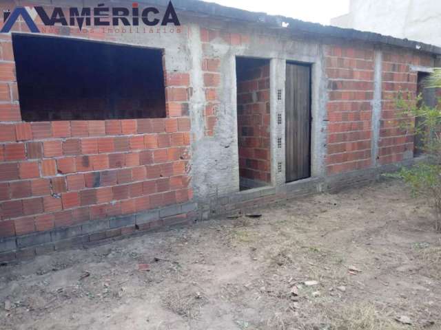 Imóvel Espaçoso e Aconchegante no Bairro Salvador em Sapé-PB: Casa com 4 quartos, 1 suíte, 1 sala, 1 banheiro e 110m² de área.