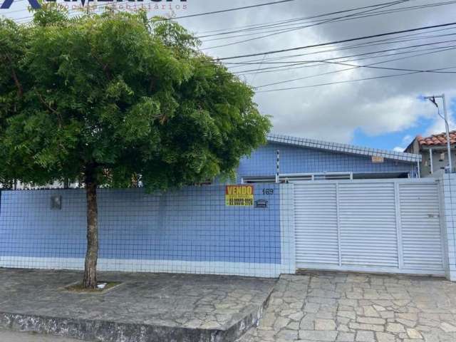 Casa à venda em João Pessoa-PB no bairro Ernesto Geisel: 3 quartos, 2 suítes, 1 sala, 1 banheiro, 1 vaga de garagem, 160m².