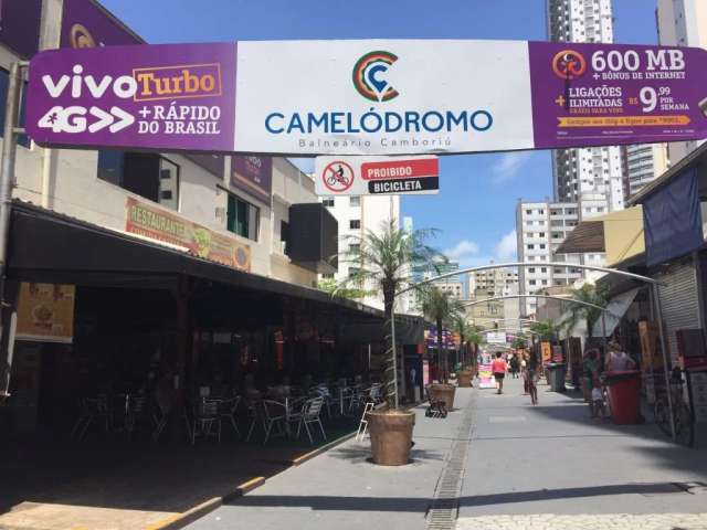 Excelente ponto comercial à venda no Camelódromo de Balneário Camboriú!