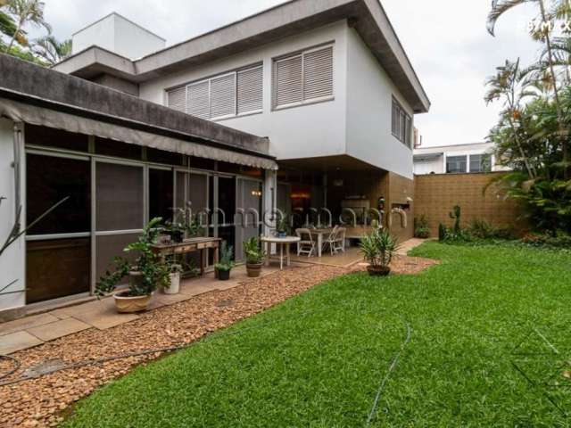 Casa com 4 quartos à venda na Rua Araxiá, --, Jardim Guedala, São Paulo, 317 m2 por R$ 2.600.000