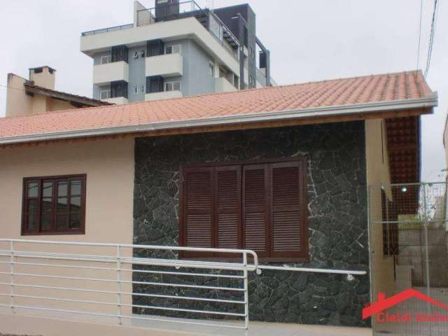 Casa com 3 dormitórios para alugar, 130 m² por R$ 3.650,00/mês - Costa e Silva - Joinville/SC