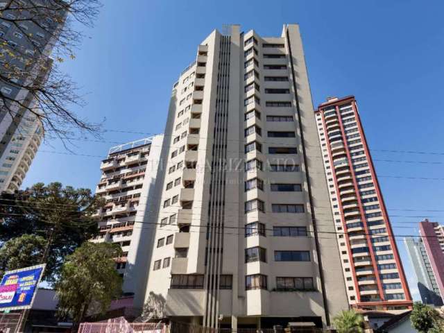 Apartamento com Vista Deslumbrante e Elevador Privativo no Juvevê !