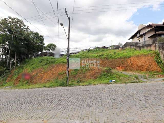 Terreno à venda no Itoupava Norte, Blumenau  por R$ 598.000