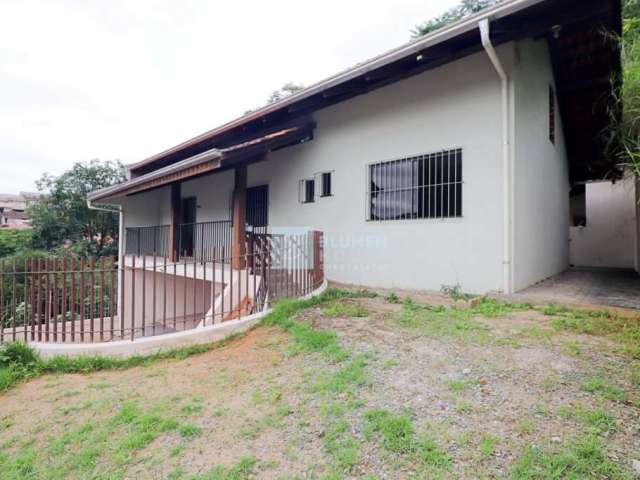 Casa com 3 quartos à venda na Escola Agrícola, Blumenau  por R$ 680.000