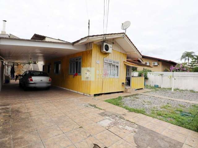 Terreno à venda na Rua dos Pioneiros, 322, Água Verde, Blumenau por R$ 345.600