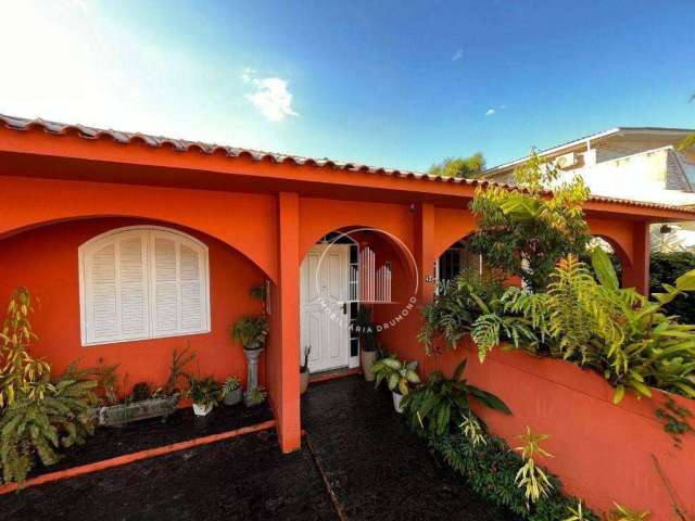 Casa com 4 dormitórios à venda, 166 m² por R$ 1.200.000,00 - Centro - São José/SC