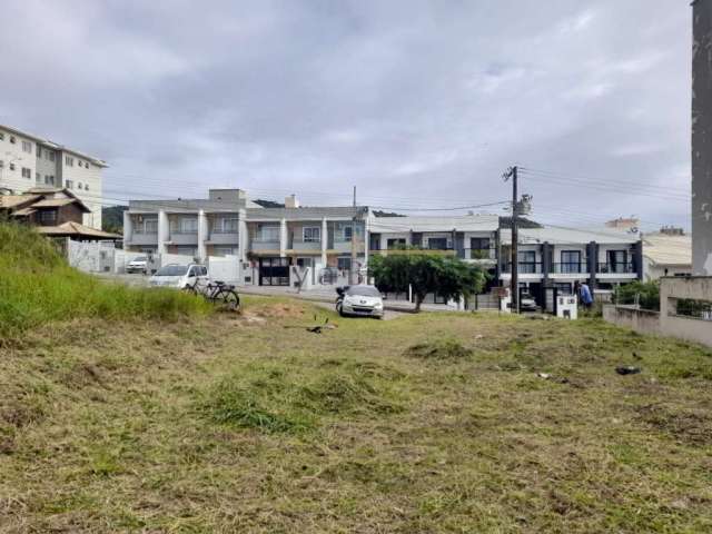 Terreno à venda no Areias, São José  por R$ 400.000