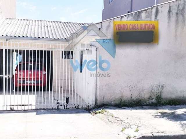 Casa à venda na região do Santa Rita, no Bairro Tatuquara, com dois quartos, sala ampla, cozinha, lavabo, banheiro e vaga de garagem para 1 carro.