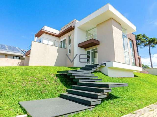 Casa alto padrão com 3 suítes, 358m² privativos, 4 vagas de garagem, em Santa Felicidade, Curitiba - PR.