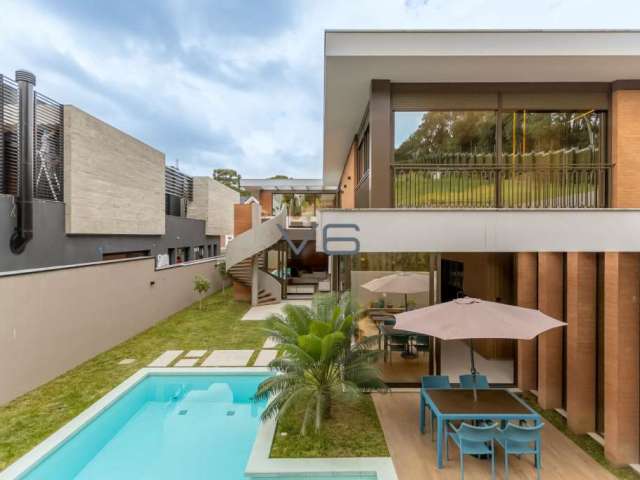 Casa alto padrão com 4 suítes, 434m² privativos, 4 vagas de garagem, no Santa Felicidade, Curitiba - PR.