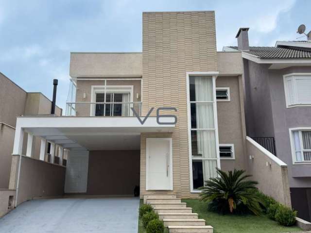 Casa alto padrão com 243m² privativos, 3 quartos, 4 vagas de garagem, no Campo Comprido, Curitiba - PR.