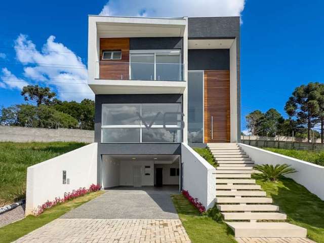 Casa Alto Padrão com 3 suítes, 350m² privativos, 5 vagas de garagem, no Santa Candida, Curitiba - PR.