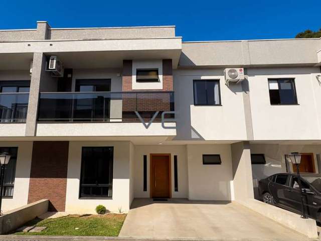 Casa Sobrado com 3 quartos, 119 m² privativos, 2 vagas de garagem, no Boqueirão, Curitiba - PR.