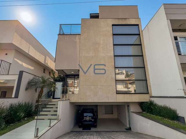 Casa em Condomínio com 3 quartos, 257 m² privativos, 3 vagas de garagem, no Fazendinha, Curitiba - PR.