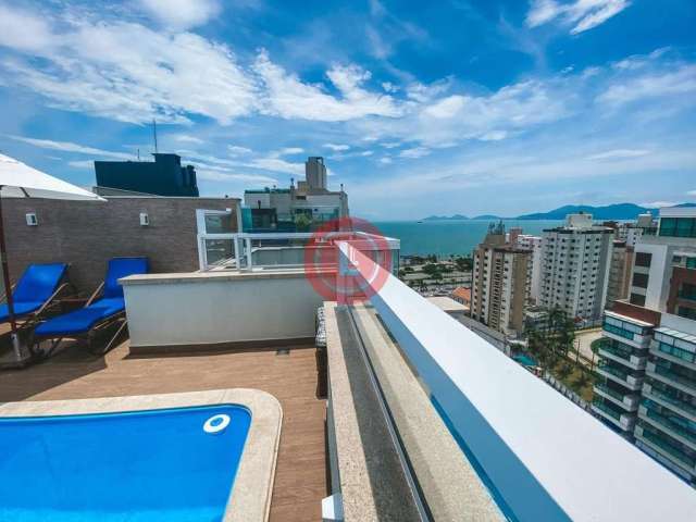 Cobertura tipo duplex de 172m2 com piscina e vista para o mar, à venda no centro de Florianópolis SC.