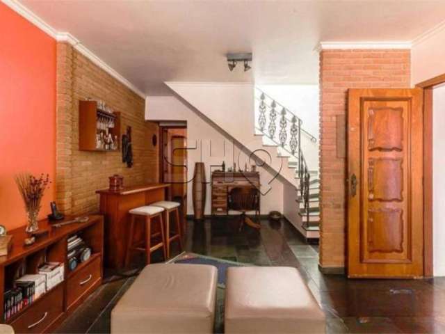 Casa com 3 quartos à venda na Bernarda Luiz, 178, Vila Madalena, São Paulo por R$ 1.850.000