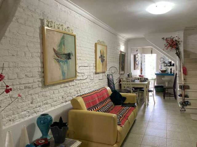 Casa com 3 quartos à venda na Florália, 22, Vila Madalena, São Paulo por R$ 1.600.000