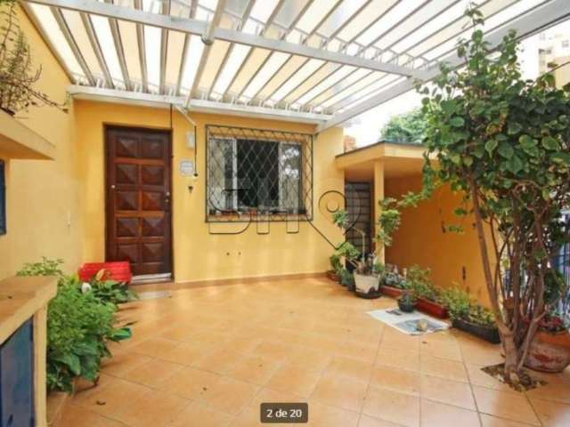 Casa com 3 quartos à venda na Rua Caiapônia, 147, Alto da Lapa, São Paulo por R$ 970.000