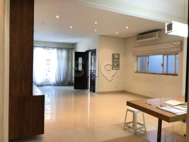 Casa com 3 quartos à venda na Cayowaá, 2291, Vila Madalena, São Paulo por R$ 3.700.000