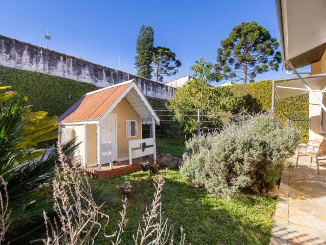 Casa com 4 quartos à venda na Rua Benjamin Zilli, 686, Centro Cívico, Curitiba, 403 m2 por R$ 1.800.000