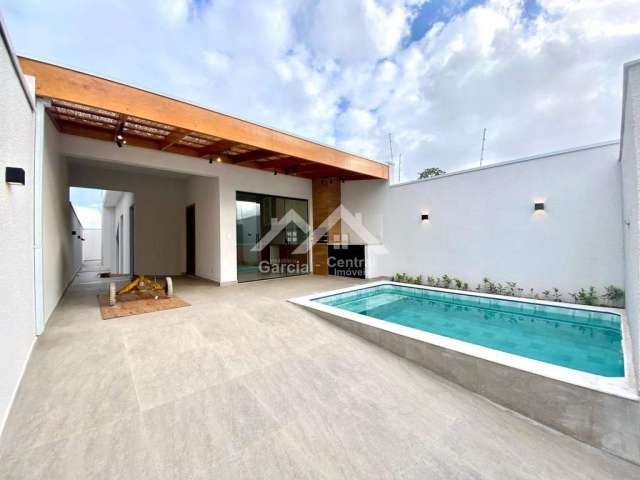 Casa nova com piscina em Peruíbe