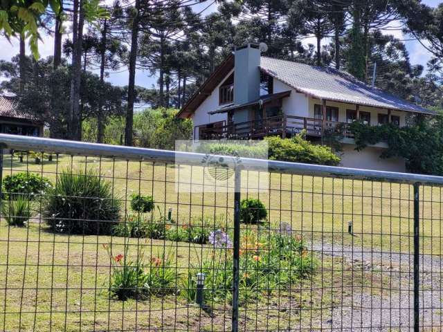 Sítio com 6.400 m³, com uma casa imponente de 4 dormitórios, com linda vista, poucos metros do asfalto