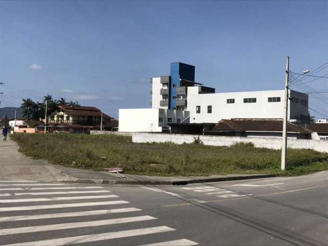 Amplo terreno com 1.531 m² de esquina na Av. Santos Dumont, comercial