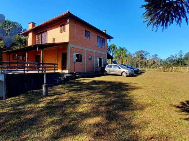 Chácara com 3 dormitórios à venda, 60000 m² por R$ 690.000,00 - Zona Rural - Tijucas do Sul/PR