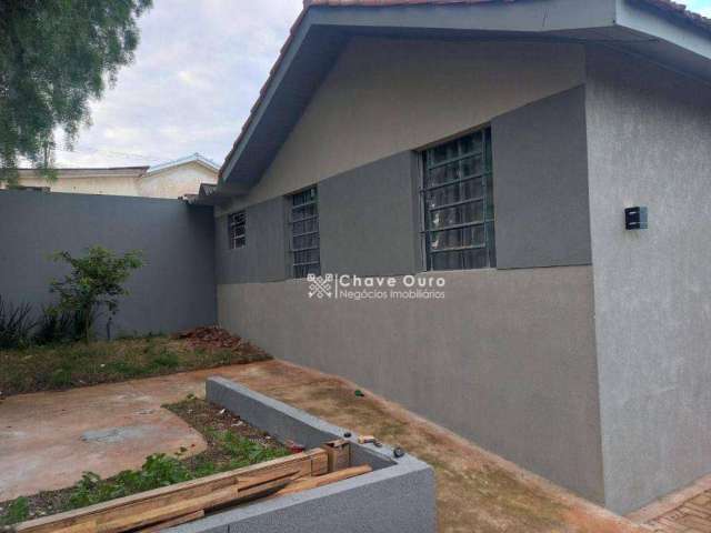 Casa com Piscina, e  3 dormitórios à venda,  por R$ 390.000 - Guarujá - Cascavel/PR