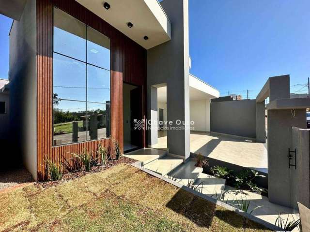 Casa alto padrão com 3 suítes, 2 vagas, piscina à venda, por R$1.600.000,00  -  Vila Industrial - Toledo/PR