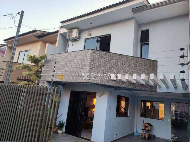 Sobrado com 3 dormitórios à venda, 143 m² por R$ 740.000,00 - Pacaembu - Cascavel/PR