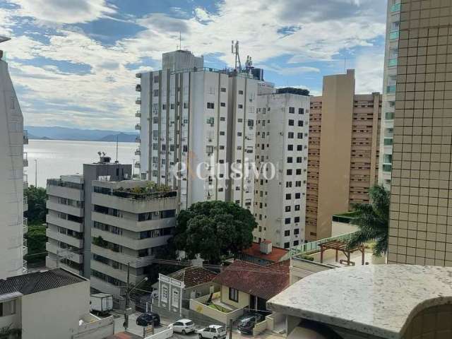 Apartamento 2 dormitórios com suíte, 2 vagas, vista parcial mar