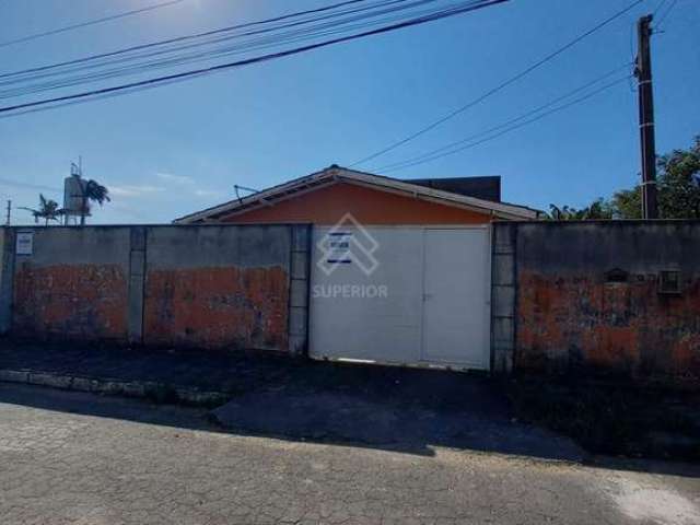 Casa averbada na barra do rio em Itajaí