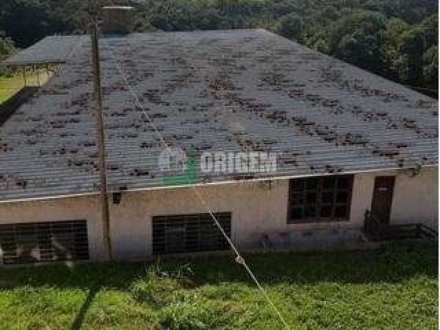 Terreno com Barracão próximo ao Contorno Sul em São José dos Pinhais.