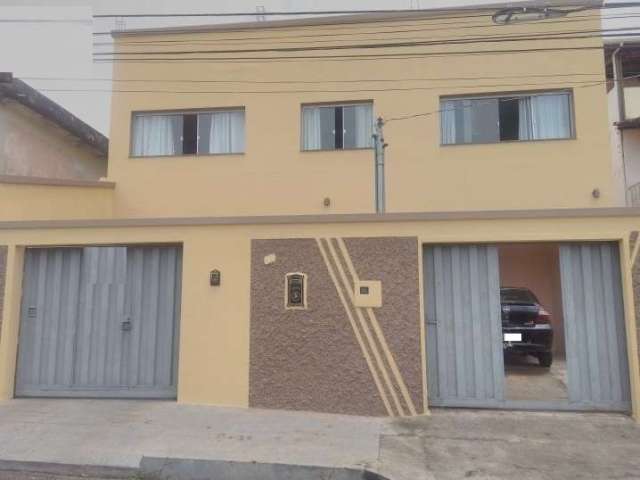 Casa com 3 quartos à venda na Califórnia, Belo Horizonte  por R$ 649.000