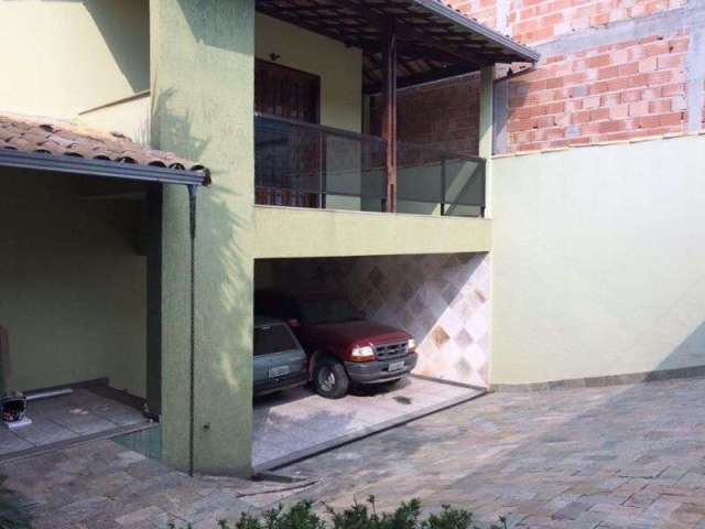 Casa com 5 quartos à venda no Industrial, Contagem  por R$ 1.100.000