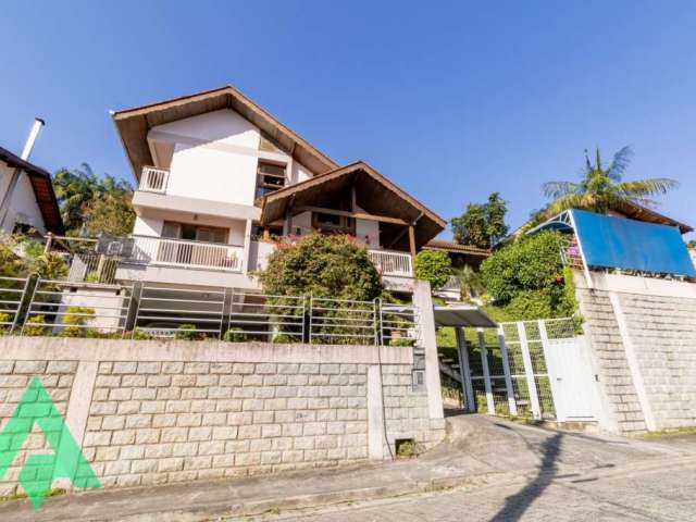 Casa com 3 quartos à venda na Escola Agrícola, Blumenau , 260 m2 por R$ 1.200.000