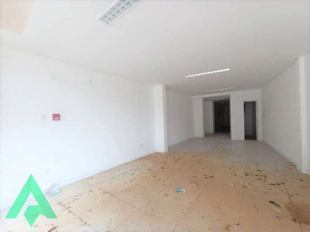 Sala comercial com 1 sala para alugar no Velha, Blumenau , 74 m2 por R$ 1.805